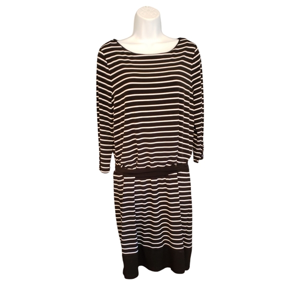 White House Black Market Dresses & Skirts - White House Black Market Black & White Striped 3/4th Sleeve Dress Size M